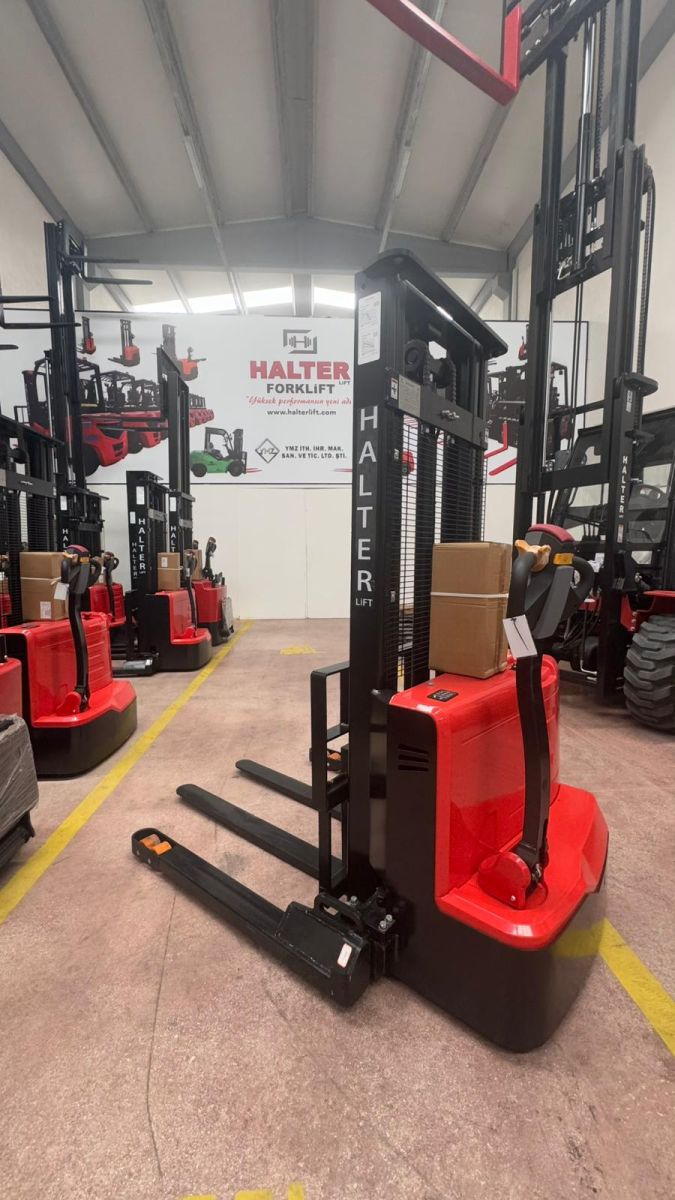 Değerli İstanbul Müşterimize CDDA-Lİ 1.5 Ton 4.5 Metre Lityum Akülü İstif Makinesi Hayırlı Olsun 