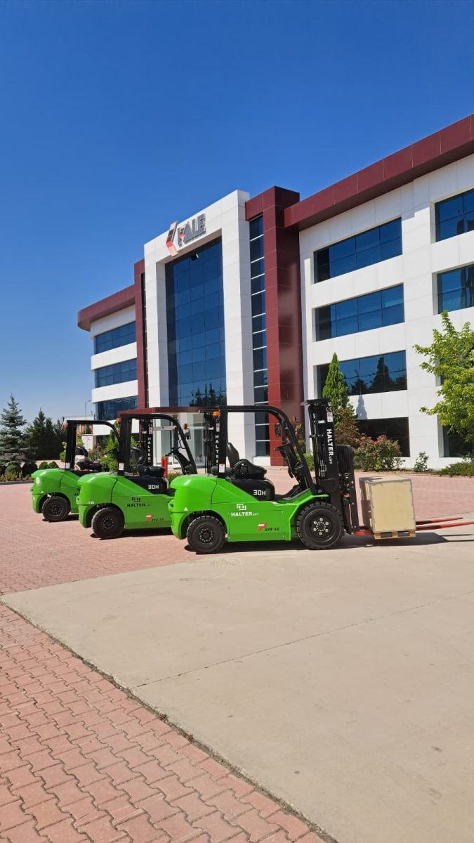Yine Tercihi Halterlift Oldu: Konya’da 3 Adet Halterlift P Serisi Lityum Akülü Forklift Teslimatı 
