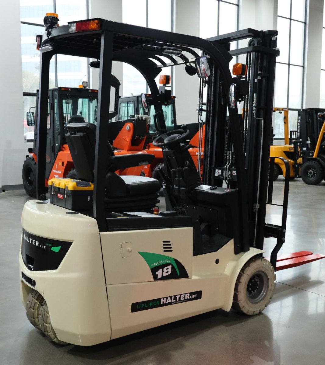 Halterlift E Serisi 1.8 Ton Lityum Akülü Forklift Afyon’a Teslim Edildi 