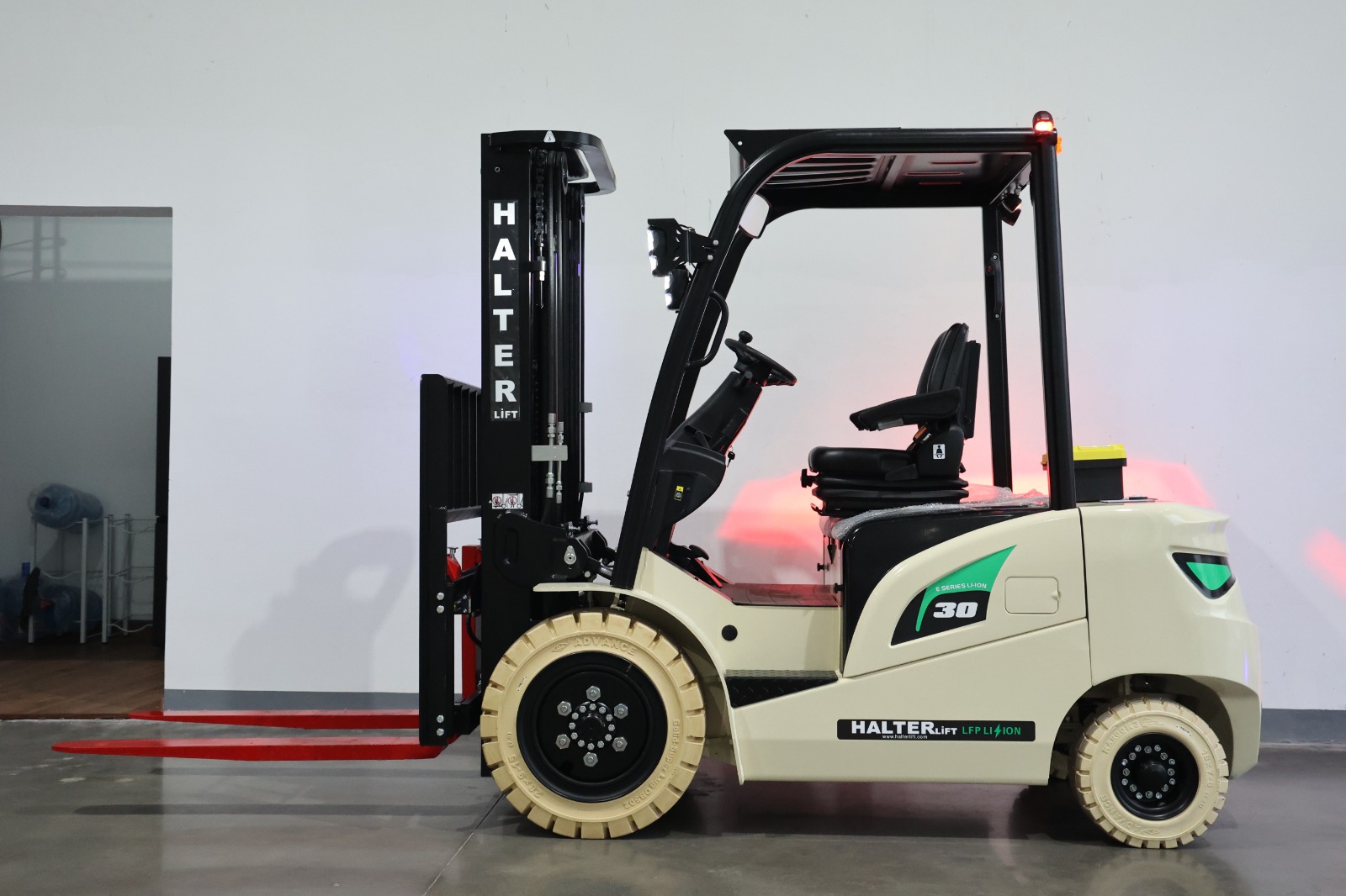 Halterlift E Serisi Lityum Akülü Forklift 